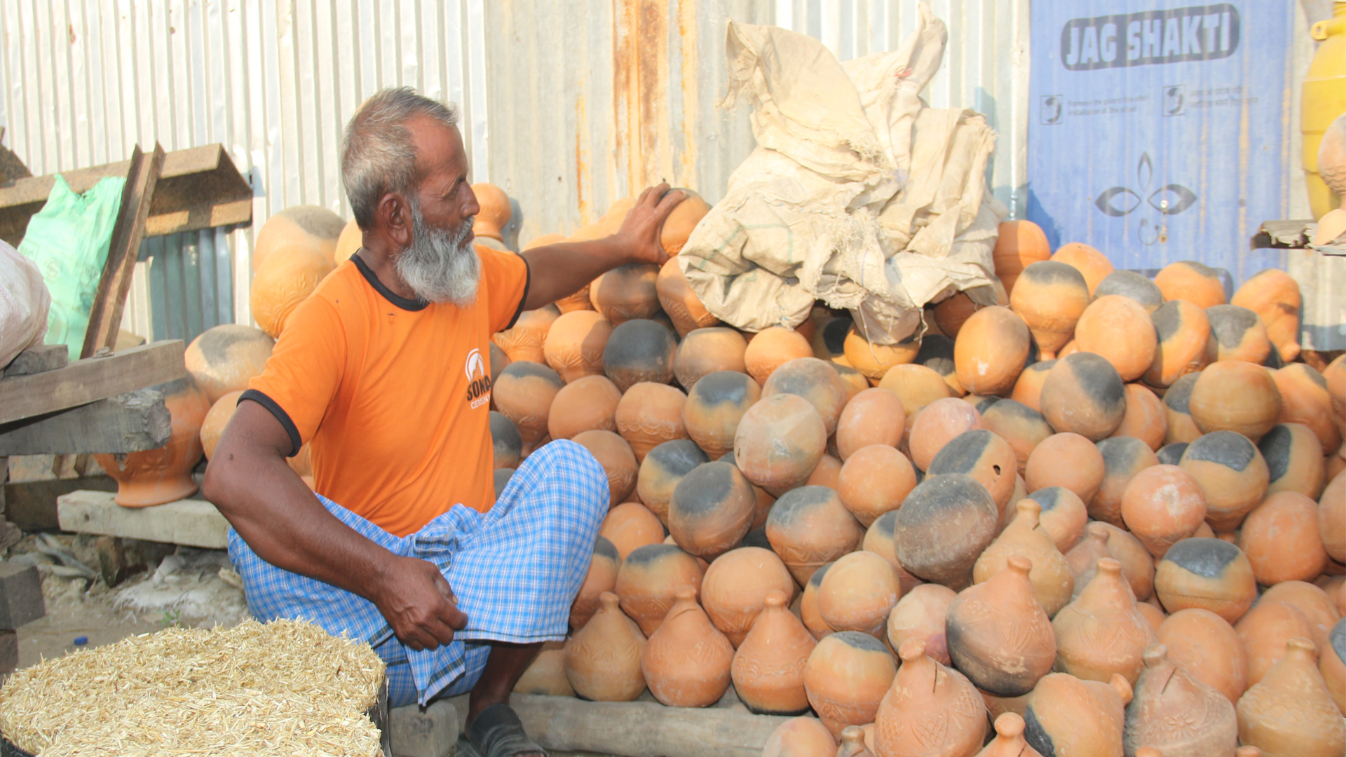 माटाका भाँडाले धानिएको पुस्तैनी जीवन