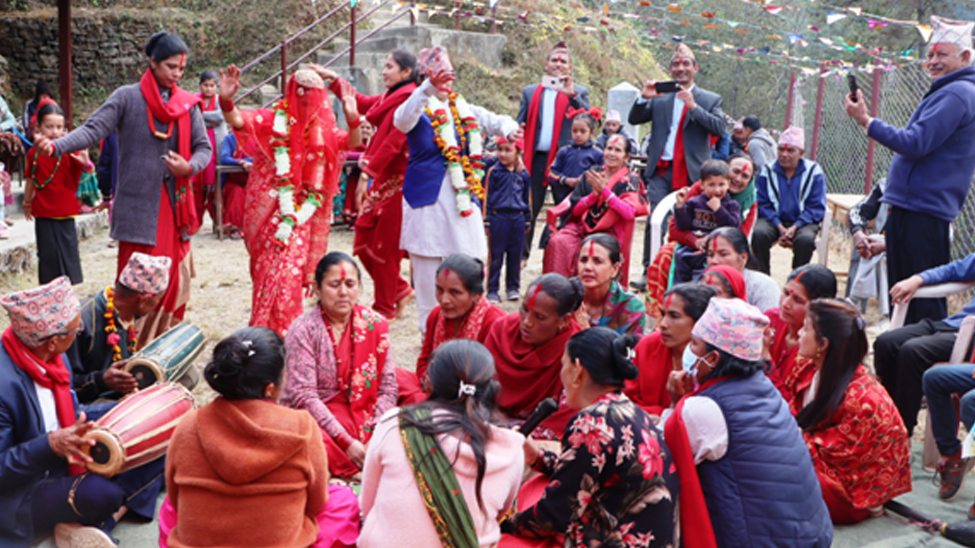 रत्यौली संरक्षणमा आमा समूहको सक्रियता