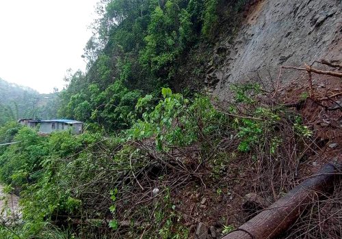 मध्यपहाडी लोकमार्गअन्तर्गत ‘डेउडी-भर्‍याङभुरुङ’ खण्ड अबरुद्ध