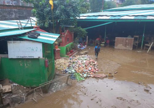 बाढीले बल्खु तरकारी बजारमा रु तीन करोडको क्षति