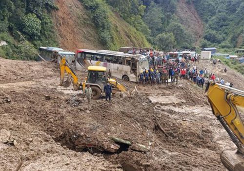 धादिङको झ्याप्ले खोलामा पहिरो पन्छाएर पुनः खोजी कार्य सुरु